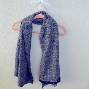 Black/Grey lululemon infinity scarf